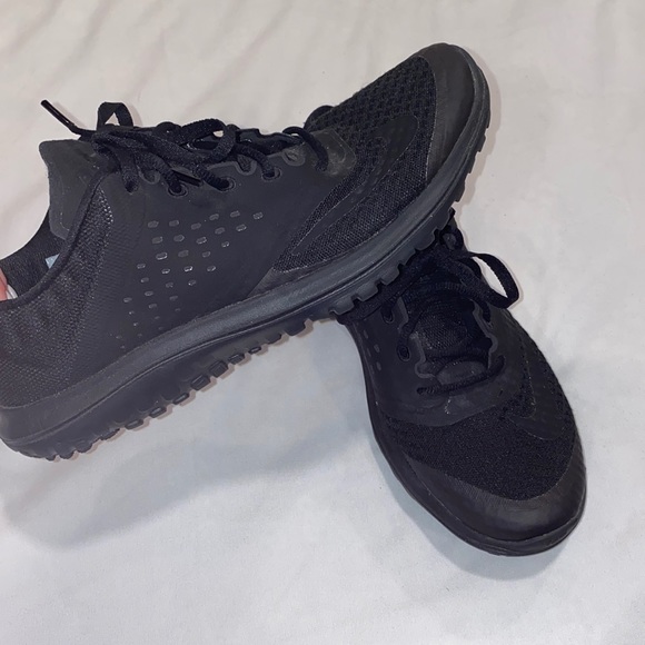 Nike Black Sneakers - Picture 3 of 3